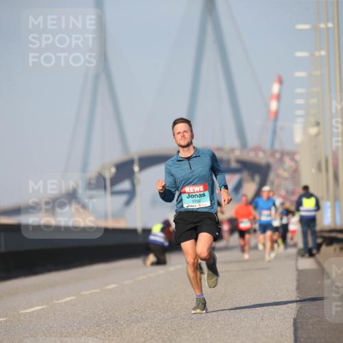 03.10.2025 - Köhlbrandbrückenlauf Jannik Wohlers http://msf.ph/oto/9074050 03.10.2025 09:40:08 Position 3 3350 meine-sportfotos.de