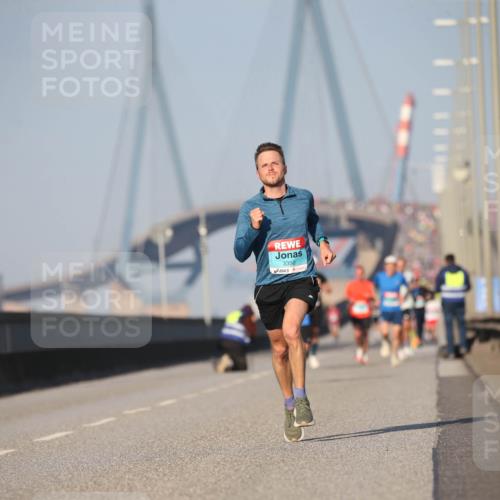 03.10.2025 - Köhlbrandbrückenlauf Jannik Wohlers http://msf.ph/oto/9074054 03.10.2025 09:40:08 Position 3 3350 meine-sportfotos.de
