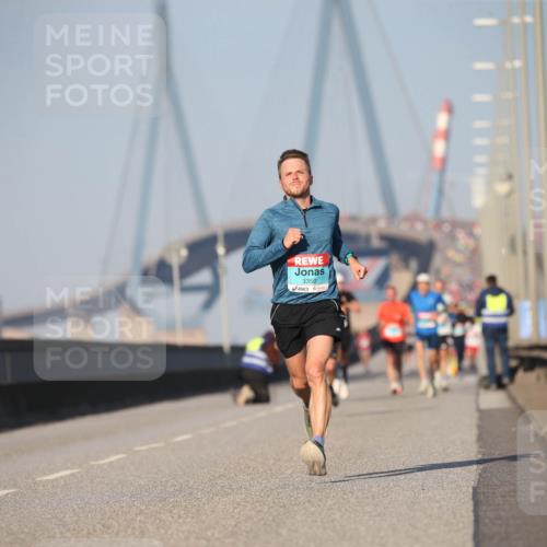 03.10.2025 - Köhlbrandbrückenlauf Jannik Wohlers http://msf.ph/oto/9074060 03.10.2025 09:40:08 Position 3 3350 meine-sportfotos.de