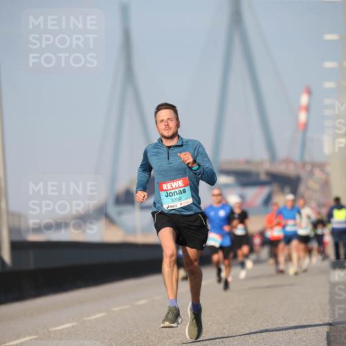 03.10.2025 - Köhlbrandbrückenlauf Jannik Wohlers http://msf.ph/oto/9074113 03.10.2025 09:40:09 Position 3 3350 meine-sportfotos.de
