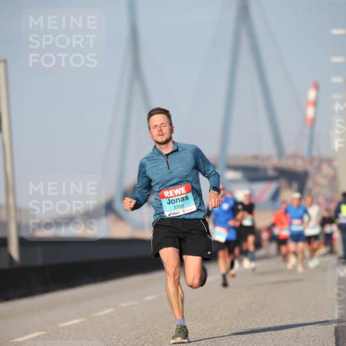 03.10.2025 - Köhlbrandbrückenlauf Jannik Wohlers http://msf.ph/oto/9074127 03.10.2025 09:40:09 Position 3 3350 meine-sportfotos.de