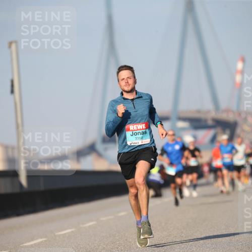03.10.2025 - Köhlbrandbrückenlauf Jannik Wohlers http://msf.ph/oto/9074136 03.10.2025 09:40:10 Position 3 3350 meine-sportfotos.de