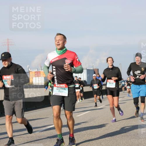 03.10.2025 - Köhlbrandbrückenlauf Jannik Wohlers http://msf.ph/oto/9074158 03.10.2025 09:50:55 Position 3 1415, 3053, 1152 meine-sportfotos.de