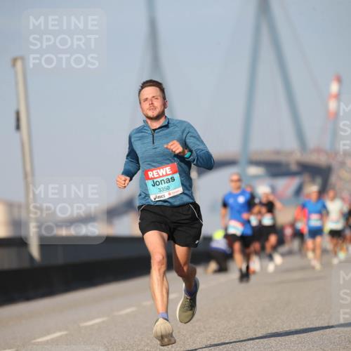 03.10.2025 - Köhlbrandbrückenlauf Jannik Wohlers http://msf.ph/oto/9074163 03.10.2025 09:40:10 Position 3 3350 meine-sportfotos.de