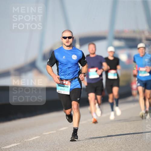 03.10.2025 - Köhlbrandbrückenlauf Jannik Wohlers http://msf.ph/oto/9074173 03.10.2025 09:40:15 Position 3 2937 meine-sportfotos.de