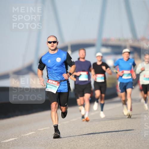 03.10.2025 - Köhlbrandbrückenlauf Jannik Wohlers http://msf.ph/oto/9074196 03.10.2025 09:40:16 Position 3 2937 meine-sportfotos.de