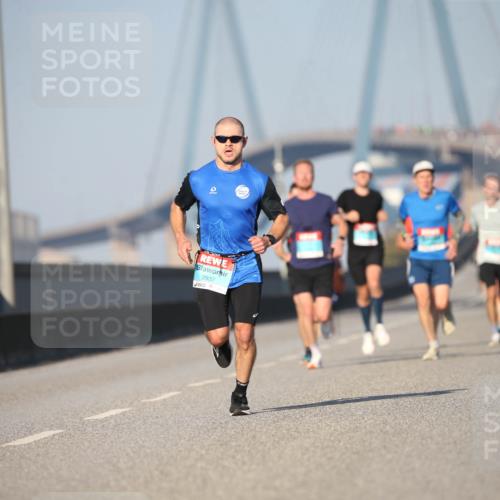 03.10.2025 - Köhlbrandbrückenlauf Jannik Wohlers http://msf.ph/oto/9074225 03.10.2025 09:40:16 Position 3 2937 meine-sportfotos.de