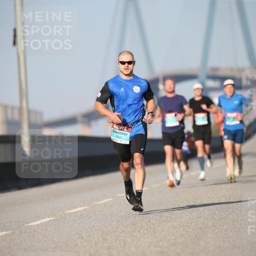 03.10.2025 - Köhlbrandbrückenlauf Jannik Wohlers http://msf.ph/oto/9074254 03.10.2025 09:40:17 Position 3 2937 meine-sportfotos.de