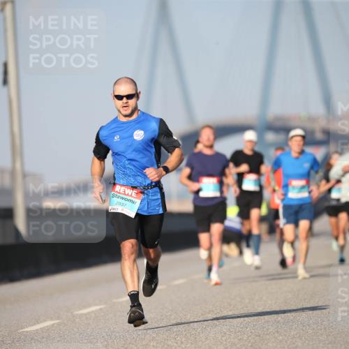 03.10.2025 - Köhlbrandbrückenlauf Jannik Wohlers http://msf.ph/oto/9074274 03.10.2025 09:40:18 Position 3 2937 meine-sportfotos.de