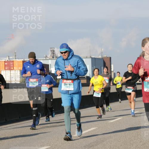 03.10.2025 - Köhlbrandbrückenlauf Jannik Wohlers http://msf.ph/oto/9074280 03.10.2025 09:51:00 Position 3 1445, 1328, 2084 meine-sportfotos.de