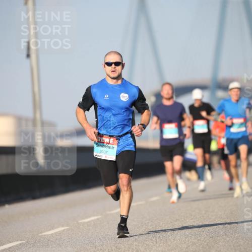 03.10.2025 - Köhlbrandbrückenlauf Jannik Wohlers http://msf.ph/oto/9074299 03.10.2025 09:40:18 Position 3 2937 meine-sportfotos.de