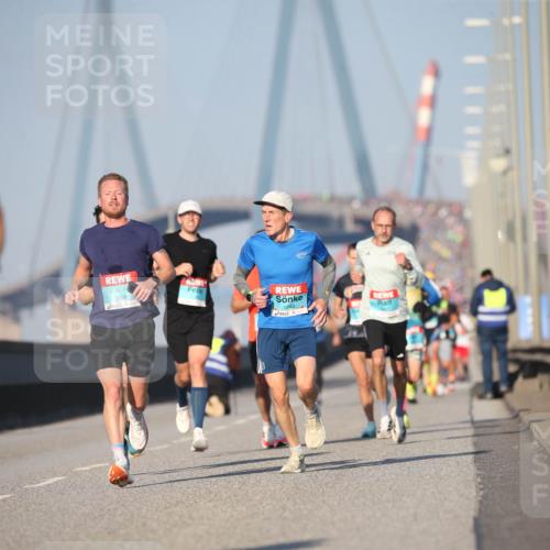 03.10.2025 - Köhlbrandbrückenlauf Jannik Wohlers http://msf.ph/oto/9074355 03.10.2025 09:40:20 Position 3 3809, 3248 meine-sportfotos.de