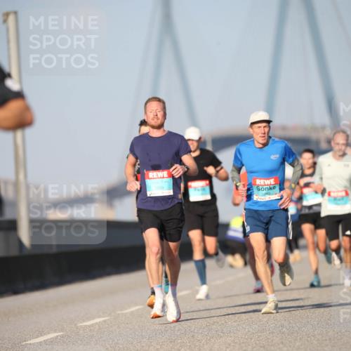 03.10.2025 - Köhlbrandbrückenlauf Jannik Wohlers http://msf.ph/oto/9074380 03.10.2025 09:40:21 Position 3 3809, 3248 meine-sportfotos.de