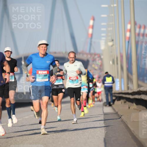 03.10.2025 - Köhlbrandbrückenlauf Jannik Wohlers http://msf.ph/oto/9074416 03.10.2025 09:40:22 Position 3 3267 meine-sportfotos.de