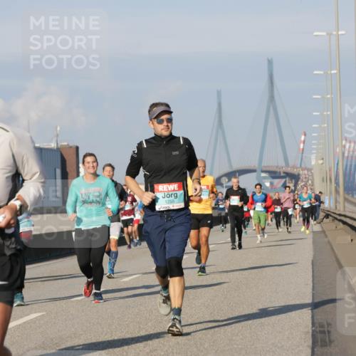 03.10.2025 - Köhlbrandbrückenlauf Jannik Wohlers http://msf.ph/oto/9074472 03.10.2025 09:51:07 Position 3 3625, 1255 meine-sportfotos.de