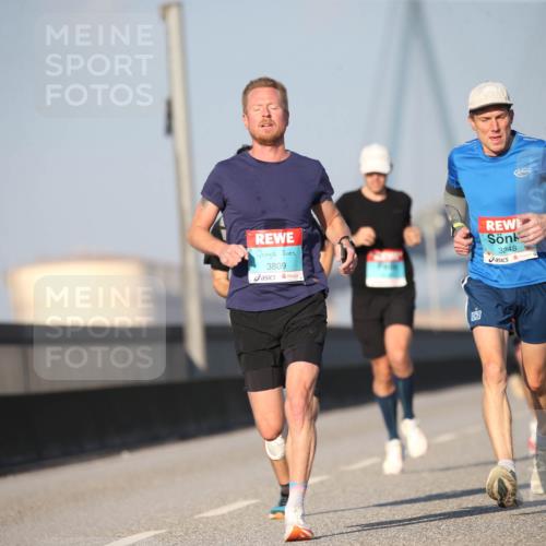 03.10.2025 - Köhlbrandbrückenlauf Jannik Wohlers http://msf.ph/oto/9074473 03.10.2025 09:40:24 Position 3 3809, 3248 meine-sportfotos.de