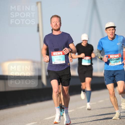 03.10.2025 - Köhlbrandbrückenlauf Jannik Wohlers http://msf.ph/oto/9074483 03.10.2025 09:40:24 Position 3 3809, 3248 meine-sportfotos.de