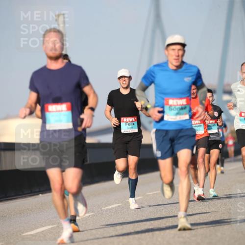 03.10.2025 - Köhlbrandbrückenlauf Jannik Wohlers http://msf.ph/oto/9074494 03.10.2025 09:40:25 Position 3 3299, 12, 3267 meine-sportfotos.de