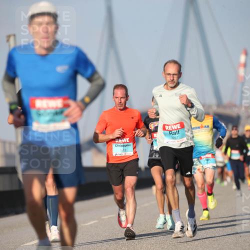 03.10.2025 - Köhlbrandbrückenlauf Jannik Wohlers http://msf.ph/oto/9074551 03.10.2025 09:40:27 Position 3 1012, 3267 meine-sportfotos.de