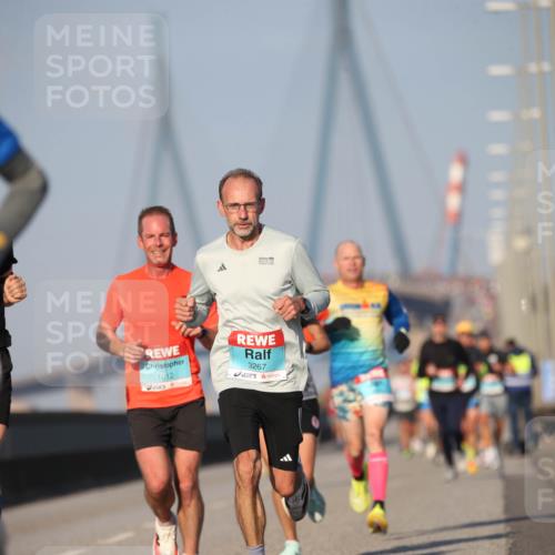 03.10.2025 - Köhlbrandbrückenlauf Jannik Wohlers http://msf.ph/oto/9074568 03.10.2025 09:40:28 Position 3 1012, 3267 meine-sportfotos.de
