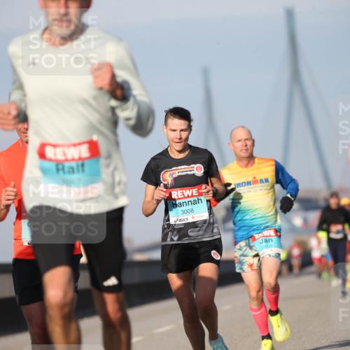 03.10.2025 - Köhlbrandbrückenlauf Jannik Wohlers http://msf.ph/oto/9074657 03.10.2025 09:40:32 Position 3 3008 meine-sportfotos.de