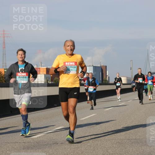 03.10.2025 - Köhlbrandbrückenlauf Jannik Wohlers http://msf.ph/oto/9074716 03.10.2025 09:51:13 Position 3 3656, 1428 meine-sportfotos.de