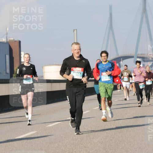 03.10.2025 - Köhlbrandbrückenlauf Jannik Wohlers http://msf.ph/oto/9074749 03.10.2025 09:51:14 Position 3 2698, 1397, 3484 meine-sportfotos.de