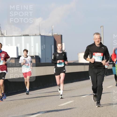 03.10.2025 - Köhlbrandbrückenlauf Jannik Wohlers http://msf.ph/oto/9074755 03.10.2025 09:51:15 Position 3 1340, 12, 1397, 3484 meine-sportfotos.de