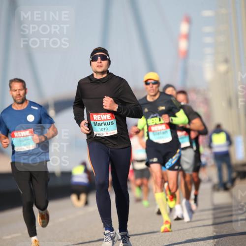 03.10.2025 - Köhlbrandbrückenlauf Jannik Wohlers http://msf.ph/oto/9074762 03.10.2025 09:40:37 Position 3 1019 meine-sportfotos.de