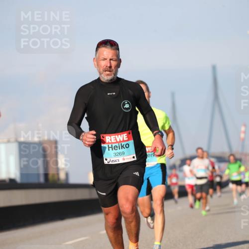 03.10.2025 - Köhlbrandbrückenlauf Jannik Wohlers http://msf.ph/oto/9074827 03.10.2025 09:40:48 Position 3 9, 3269 meine-sportfotos.de