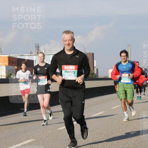 03.10.2025 - Köhlbrandbrückenlauf Jannik Wohlers http://msf.ph/oto/9074830 03.10.2025 09:51:18 Position 3 12, 1397, 3484 meine-sportfotos.de