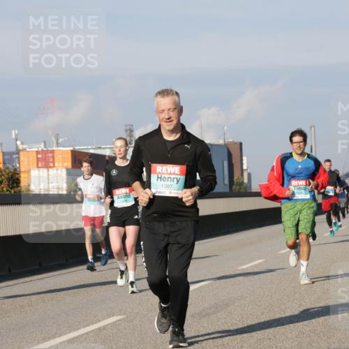 03.10.2025 - Köhlbrandbrückenlauf Jannik Wohlers http://msf.ph/oto/9074859 03.10.2025 09:51:18 Position 3 2743, 12, 1397, 3484 meine-sportfotos.de