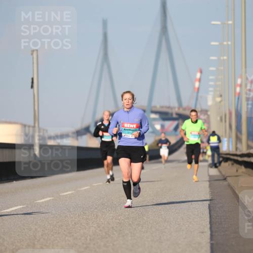 03.10.2025 - Köhlbrandbrückenlauf Jannik Wohlers http://msf.ph/oto/9074926 03.10.2025 09:41:02 Position 3 3704 meine-sportfotos.de