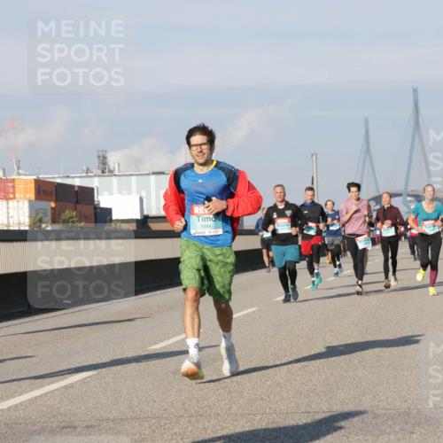 03.10.2025 - Köhlbrandbrückenlauf Jannik Wohlers http://msf.ph/oto/9074931 03.10.2025 09:51:20 Position 3 2698, 3484 meine-sportfotos.de