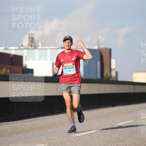 03.10.2025 - Köhlbrandbrückenlauf Jannik Wohlers http://msf.ph/oto/9074949 03.10.2025 09:41:03 Position 3 1035 meine-sportfotos.de