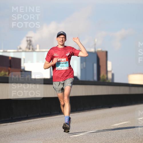 03.10.2025 - Köhlbrandbrückenlauf Jannik Wohlers http://msf.ph/oto/9074956 03.10.2025 09:41:03 Position 3 1035 meine-sportfotos.de
