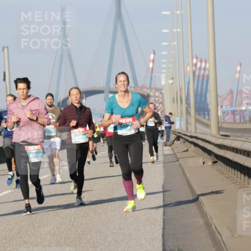 03.10.2025 - Köhlbrandbrückenlauf Jannik Wohlers http://msf.ph/oto/9074957 03.10.2025 09:51:21 Position 3 2761, 3188, 1424, 3409, 1626 meine-sportfotos.de