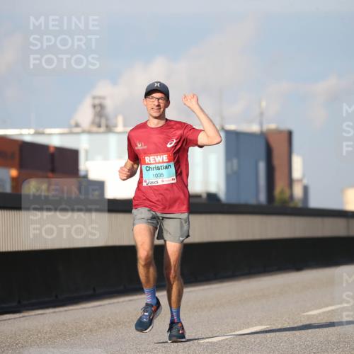 03.10.2025 - Köhlbrandbrückenlauf Jannik Wohlers http://msf.ph/oto/9074973 03.10.2025 09:41:03 Position 3 1035 meine-sportfotos.de