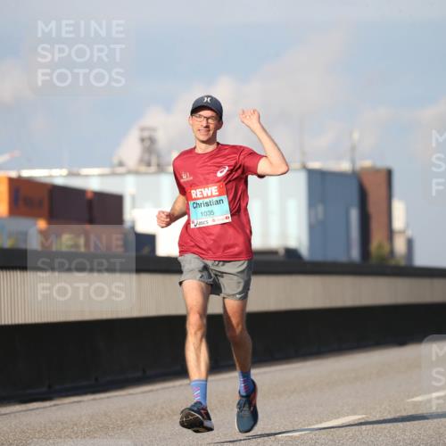 03.10.2025 - Köhlbrandbrückenlauf Jannik Wohlers http://msf.ph/oto/9074980 03.10.2025 09:41:04 Position 3 20, 1035 meine-sportfotos.de