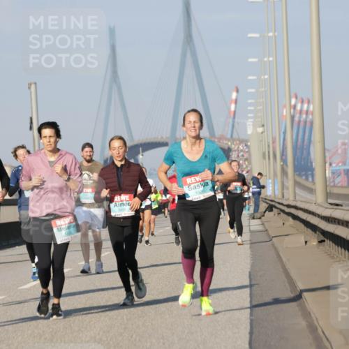 03.10.2025 - Köhlbrandbrückenlauf Jannik Wohlers http://msf.ph/oto/9074994 03.10.2025 09:51:21 Position 3 261, 3409, 1626, 1424 meine-sportfotos.de