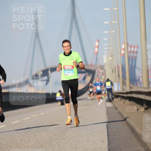03.10.2025 - Köhlbrandbrückenlauf Jannik Wohlers http://msf.ph/oto/9075019 03.10.2025 09:41:08 Position 3 1029, 3262 meine-sportfotos.de