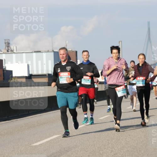 03.10.2025 - Köhlbrandbrückenlauf Jannik Wohlers http://msf.ph/oto/9075027 03.10.2025 09:51:23 Position 3 2761, 3188, 1424, 1626 meine-sportfotos.de