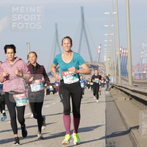 03.10.2025 - Köhlbrandbrückenlauf Jannik Wohlers http://msf.ph/oto/9075039 03.10.2025 09:51:24 Position 3 3188, 1424, 3409, 1626 meine-sportfotos.de