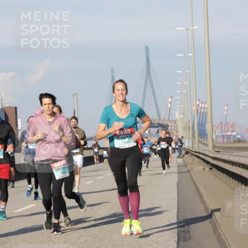 03.10.2025 - Köhlbrandbrückenlauf Jannik Wohlers http://msf.ph/oto/9075072 03.10.2025 09:51:24 Position 3 2761, 3188, 1424, 1626 meine-sportfotos.de