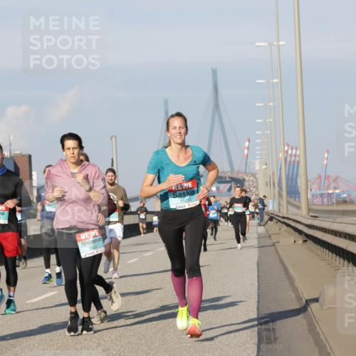 03.10.2025 - Köhlbrandbrückenlauf Jannik Wohlers http://msf.ph/oto/9075077 03.10.2025 09:51:24 Position 3 2761, 3188, 1424, 1626 meine-sportfotos.de
