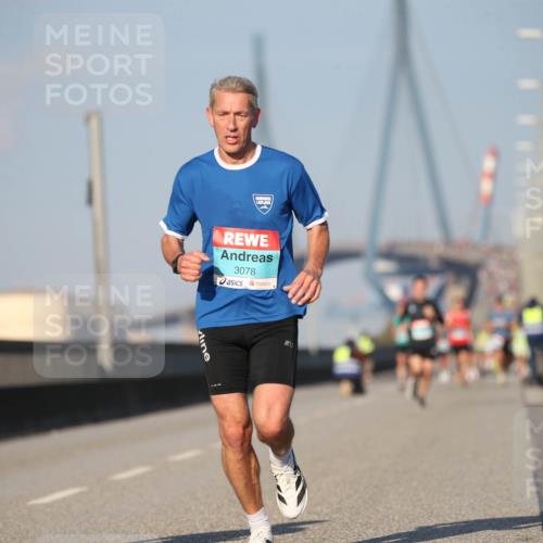 03.10.2025 - Köhlbrandbrückenlauf Jannik Wohlers http://msf.ph/oto/9075084 03.10.2025 09:41:27 Position 3 3226, 3078 meine-sportfotos.de