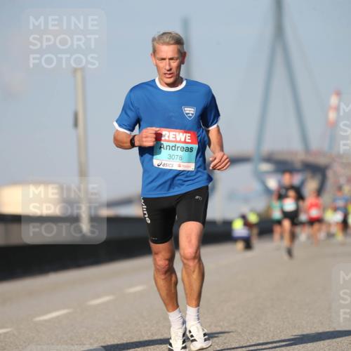 03.10.2025 - Köhlbrandbrückenlauf Jannik Wohlers http://msf.ph/oto/9075089 03.10.2025 09:41:27 Position 3 3226, 3078 meine-sportfotos.de
