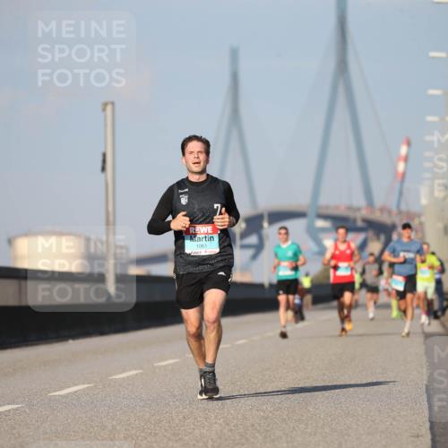 03.10.2025 - Köhlbrandbrückenlauf Jannik Wohlers http://msf.ph/oto/9075155 03.10.2025 09:41:39 Position 3 1061 meine-sportfotos.de