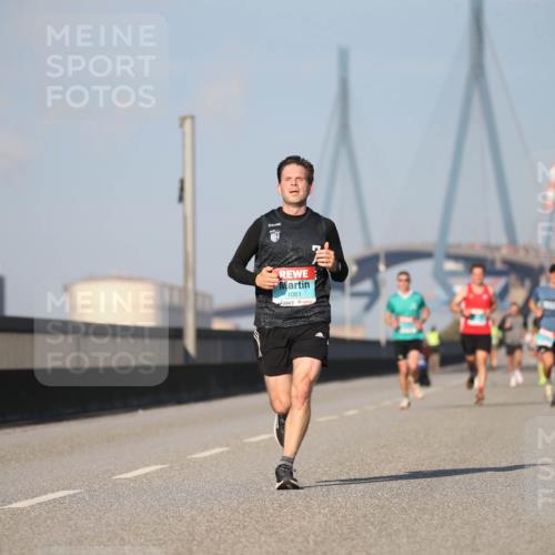 03.10.2025 - Köhlbrandbrückenlauf Jannik Wohlers http://msf.ph/oto/9075165 03.10.2025 09:41:39 Position 3 1061 meine-sportfotos.de