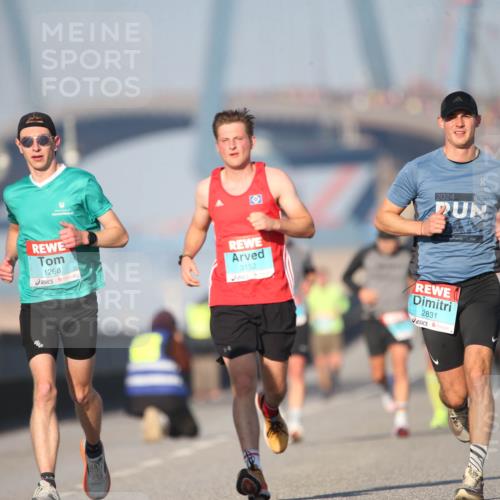 03.10.2025 - Köhlbrandbrückenlauf Jannik Wohlers http://msf.ph/oto/9075179 03.10.2025 09:41:42 Position 3 1268, 3152, 2024, 2831 meine-sportfotos.de